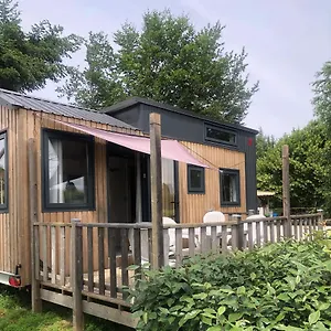 https://paradise-challets-and-camping.midi-pyreneeshotels.com